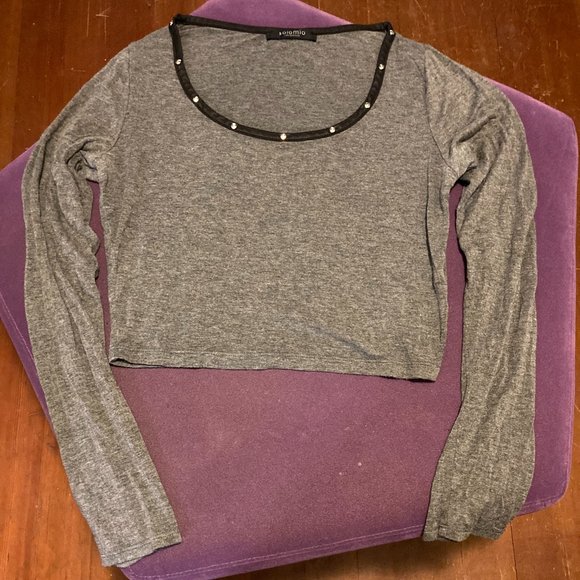Solemio gray long-sleeve crop top (Large) - Picture 2 of 4
